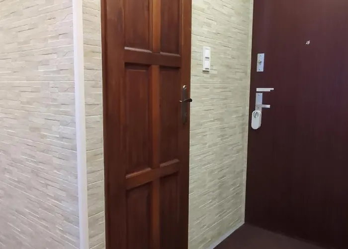 Pola アパート ピワ